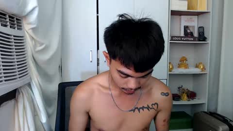 Snapshot of petiteasianx chatting on February 12, 2025, 2:21 pm Vrin online show from February 12, 2025, 2:21 pm