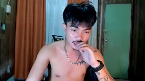 Snapshot of petiteasianx chatting on November 13, 2025, 5:01 pm Vrin online show from November 13, 2025, 5:01 pm