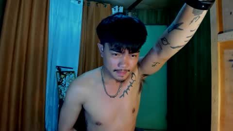 Snapshot of petiteasianx chatting on November 27, 2025, 4:25 am Vrin online show from November 27, 2025, 4:25 am