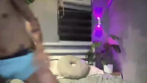 Snapshot of petiteasianx chatting on December 3, 2025, 1:42 pm Vrin online show from December 3, 2025, 1:42 pm