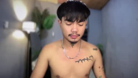 Snapshot of petiteasianx chatting on December 5, 2025, 2:58 pm Vrin online show from December 5, 2025, 2:58 pm