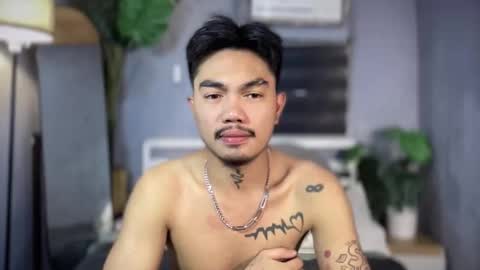 Snapshot of petiteasianx chatting on December 15, 2025, 11:36 am Vrin online show from December 15, 2025, 11:36 am