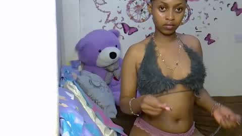 Snapshot of petitecaramell chatting on March 20, 2026, 12:15 am Caramel online show from March 20, 2026, 12:15 am