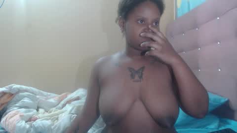 petitechocolatemommy online show from November 27, 2025, 5:37 pm