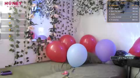 Snapshot of petitecindyluna chatting on December 2, 2024, 9:06 pm C online show from December 2, 2024, 9:06 pm