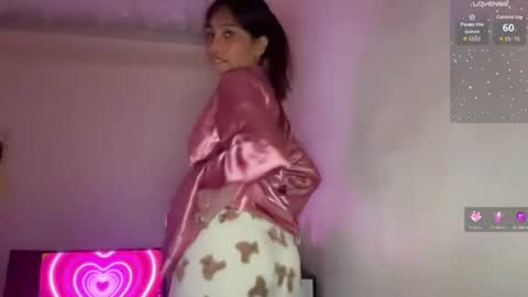 Snapshot of petitegirlx69 chatting on February 19, 2026, 1:51 pm miss lisa online show from February 19, 2026, 1:51 pm