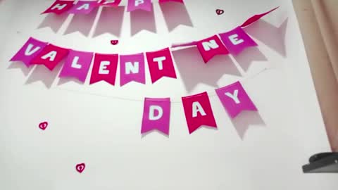 danna online show from February 3, 2025, 5:18 am