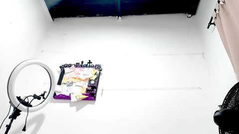 danna online show from September 13, 2025, 11:32 am