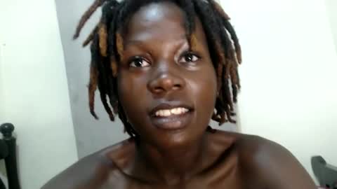 Snapshot of petiteme1 chatting on February 5, 2026, 2:38 am petiteme1 online show from February 5, 2026, 2:38 am