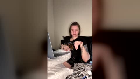 I am very new and dont know what im doing lol online show from April 15, 2026, 7:54 pm