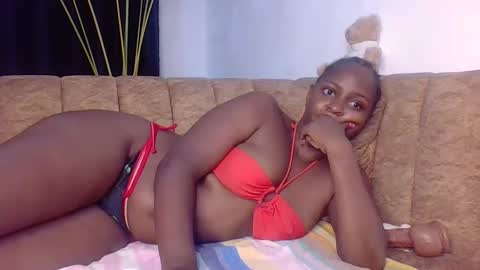 Snapshot of petiterissa chatting on February 18, 2025, 1:32 am RISSA online show from February 18, 2025, 1:32 am