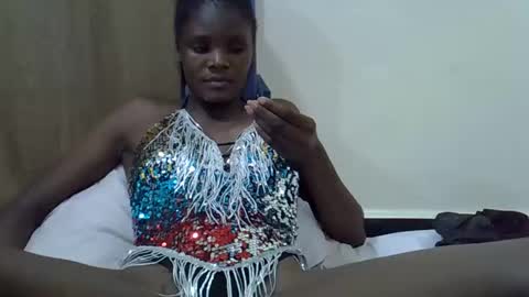 petiteslim2 online show from April 6, 2026, 4:19 pm