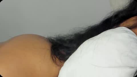 Snapshot of petitgirl_ chatting on February 15, 2025, 10:42 pm J A S S online show from February 15, 2025, 10:42 pm