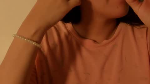 Snapshot of petitgirl_ chatting on November 6, 2025, 2:34 am J A S S online show from November 6, 2025, 2:34 am