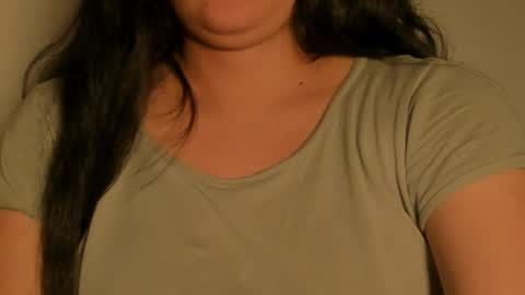 Snapshot of petitgirl_ chatting on November 12, 2025, 2:12 am J A S S online show from November 12, 2025, 2:12 am