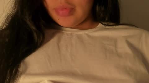 Snapshot of petitgirl_ chatting on November 13, 2025, 10:08 pm J A S S online show from November 13, 2025, 10:08 pm