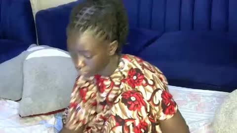 petitte_gyaal online show from October 29, 2025, 2:58 am