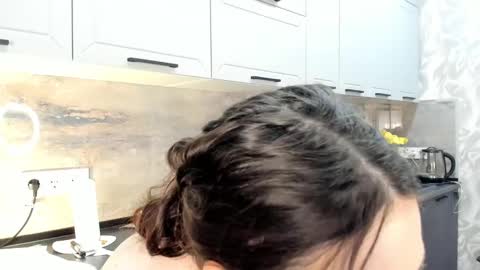 Emma online show from December 20, 2024, 7:28 pm