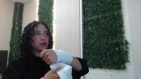 Moon  online show from November 3, 2025, 2:18 pm