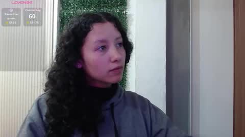 Moon  online show from December 15, 2025, 4:11 pm