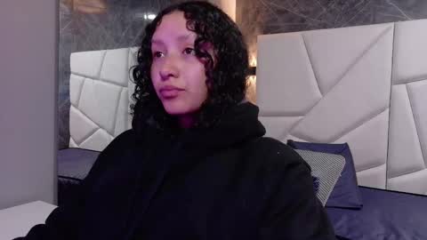 Moon  online show from December 18, 2025, 11:27 am