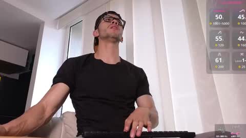 phantom_bigger1 online show from September 14, 2025, 1:10 pm