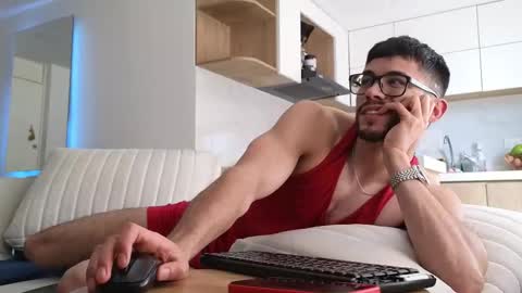 phantom_bigger1 online show from December 16, 2025, 3:17 pm