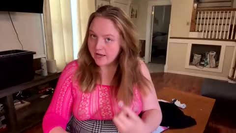 PhatAssBlond online show from January 7, 2026, 5:04 pm