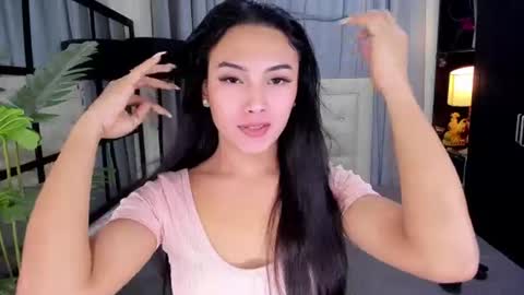 phenomenal_ivy online show from July 6, 2026, 12:24 pm