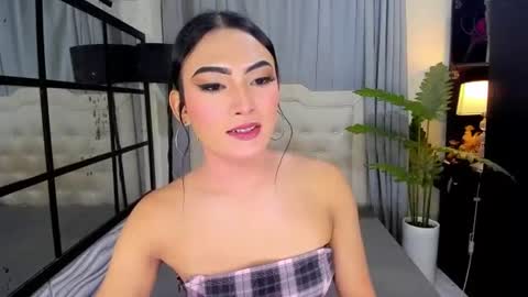 phenomenal_ivy online show from July 13, 2026, 12:08 pm