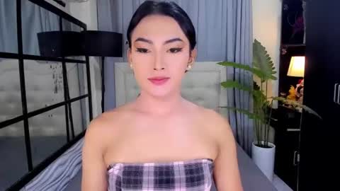 phenomenal_ivy online show from July 14, 2026, 2:45 pm