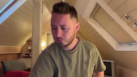 Snapshot of philboh94 chatting on January 18, 2026, 8:07 am Ben 1995 online show from January 18, 2026, 8:07 am