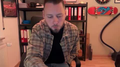 Snapshot of philboh94 chatting on February 9, 2026, 9:46 am Ben 1995 online show from February 9, 2026, 9:46 am