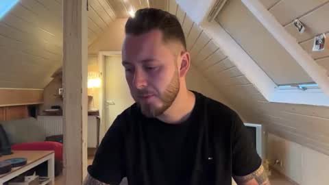 Snapshot of philboh94 chatting on February 11, 2026, 10:31 am Ben 1995 online show from February 11, 2026, 10:31 am