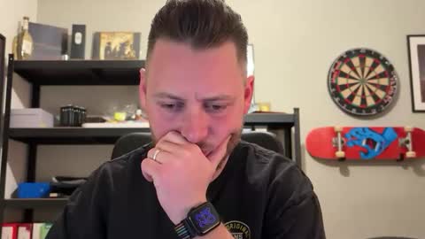 Snapshot of philboh94 chatting on February 20, 2026, 9:04 pm Ben 1995 online show from February 20, 2026, 9:04 pm