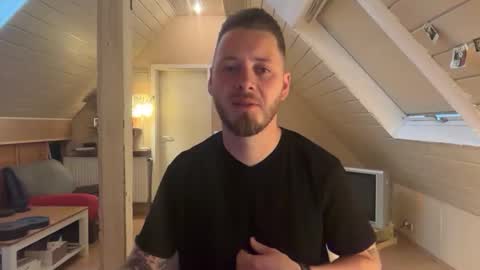 Snapshot of philboh94 chatting on February 22, 2026, 2:59 pm Ben 1995 online show from February 22, 2026, 2:59 pm