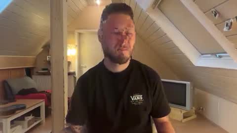 Snapshot of philboh94 chatting on February 28, 2026, 8:48 am Ben 1995 online show from February 28, 2026, 8:48 am