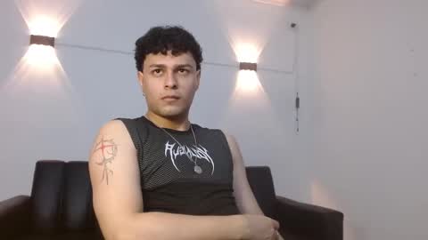 Snapshot of philip_jons chatting on February 19, 2026, 10:39 pm Philip online show from February 19, 2026, 10:39 pm