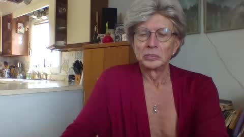 Snapshot of phillipa1023 chatting on February 5, 2025, 5:53 pm phillipa online show from February 5, 2025, 5:53 pm