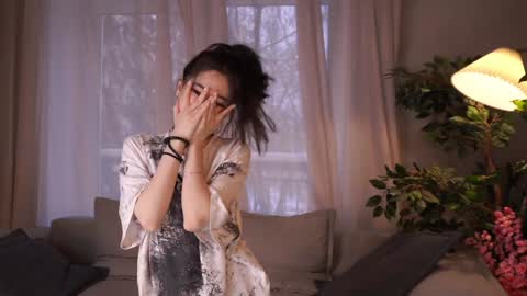 Hitomi oo online show from December 8, 2024, 7:05 am