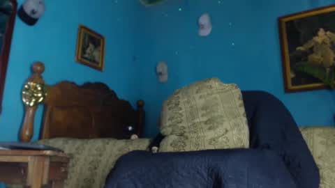 phlilloyhighclouds online show from February 10, 2025, 1:33 pm