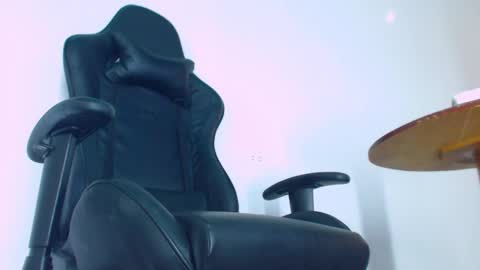 Snapshot of phlilloyhighclouds chatting on February 9, 2026, 2:32 pm phlilloyhighclouds online show from February 9, 2026, 2:32 pm