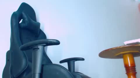 Snapshot of phlilloyhighclouds chatting on February 14, 2026, 1:30 pm phlilloyhighclouds online show from February 14, 2026, 1:30 pm