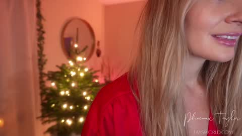 PHOENIX TAYLOR online show from December 5, 2025, 2:42 am