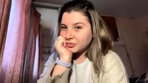 Snapshot of phuongfehl chatting on December 21, 2025, 8:32 am phuongfehl online show from December 21, 2025, 8:32 am