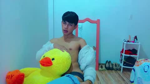 phuwin online show from May 30, 2026, 6:10 am