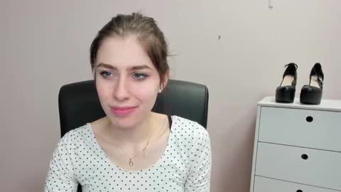 Snapshot of pia_desire chatting on February 28, 2026, 8:15 am P I A online show from February 28, 2026, 8:15 am