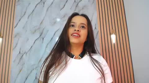 piagelvez_ online show from November 7, 2025, 10:21 pm