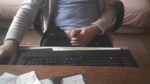 Snapshot of piavola chatting on May 5, 2026, 10:56 am piavola online show from May 5, 2026, 10:56 am