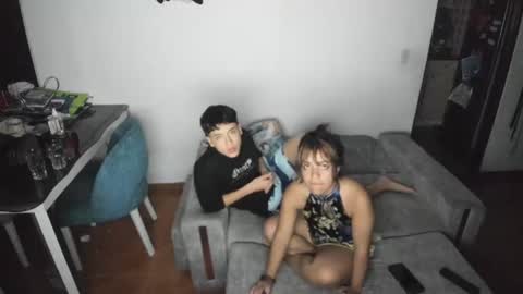 picaszomilos350 online show from December 18, 2024, 9:47 am